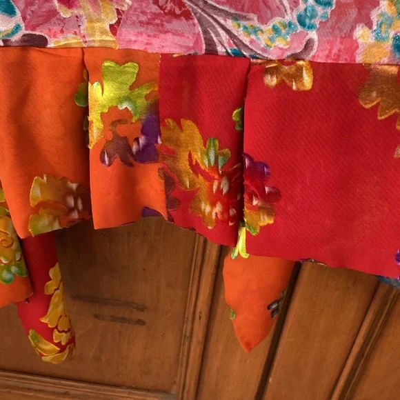 Colorful Floral Patterned Jacket - Picture 4 of 4